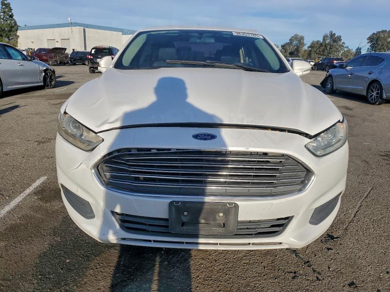 Photo 5 from auction – 2016 FORD FUSION SE with VIN 3FA6P0H71GR387973