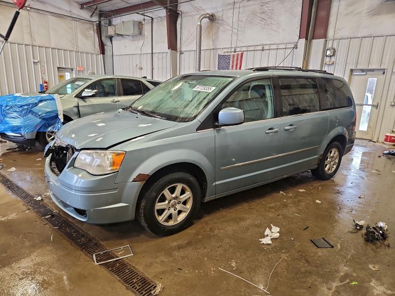 Photo 1 from auction – 2010 CHRYSLER TOWN & COU with VIN 2A4RR8DX9AR502039