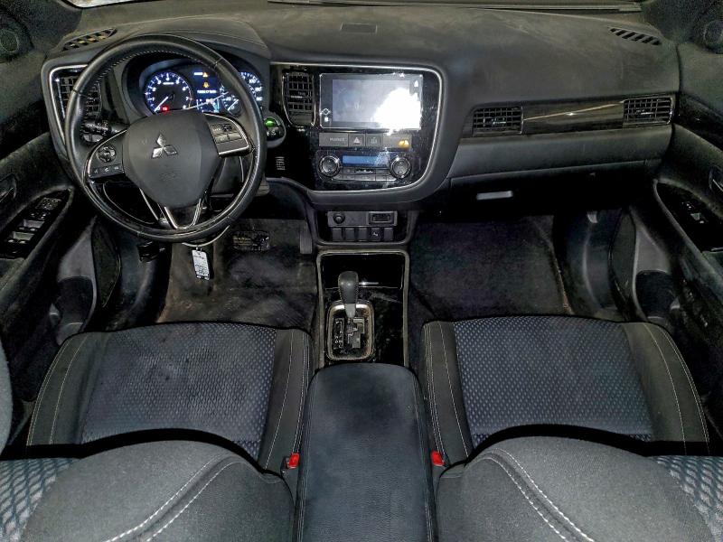 Photo 8 from auction – 2018 MITSUBISHI OUTLANDER with VIN JA4AZ3A38JZ022193