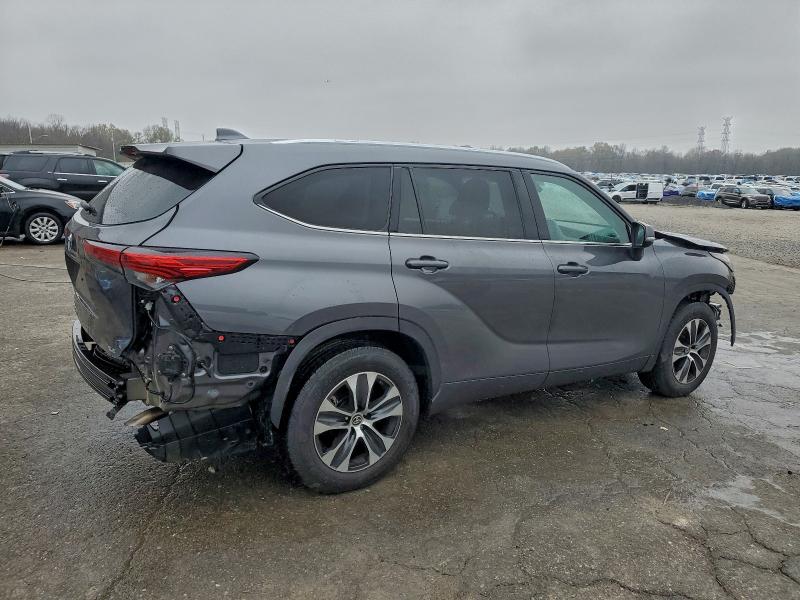 Photo 3 from auction – 2021 TOYOTA HIGHLANDER with VIN 5TDGZRAH4MS040811