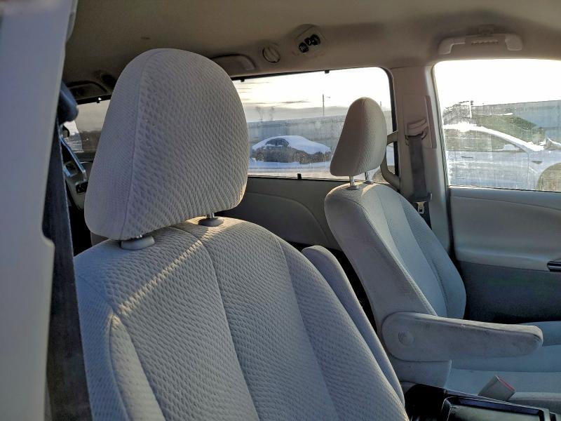 Photo 11 from auction – 2011 TOYOTA SIENNA LE with VIN 5TDKK3DC6BS167150