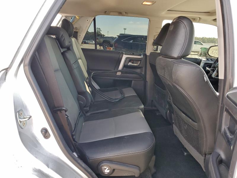Photo 11 from auction – 2024 TOYOTA 4RUNNER SR with VIN JTENU5JR9R6285436