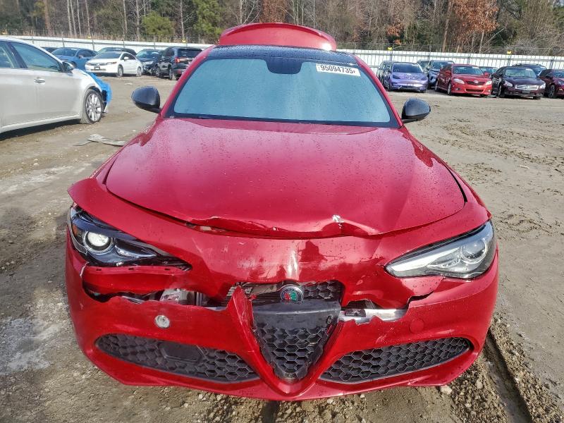 Photo 5 from auction – 2019 ALFA ROMEO GIULIA with VIN ZARFAMAN7K7621972