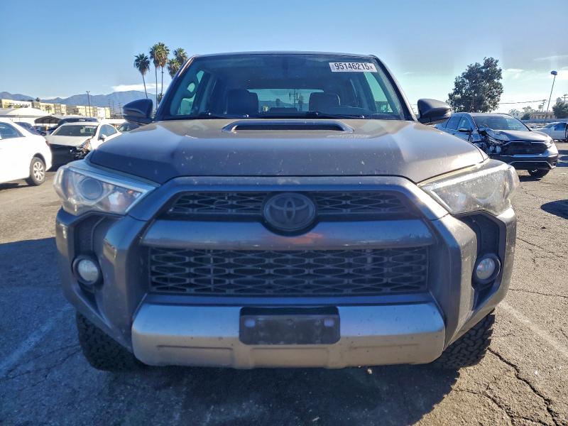صورة رقم 5 من المزاد - 2015 TOYOTA 4RUNNER SR مع VIN JTEBU5JR7F5226065