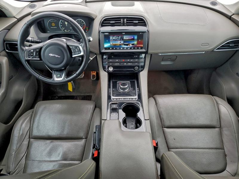 Photo 8 from auction – 2017 JAGUAR F-PACE R - with VIN SADCL2BV0HA098952
