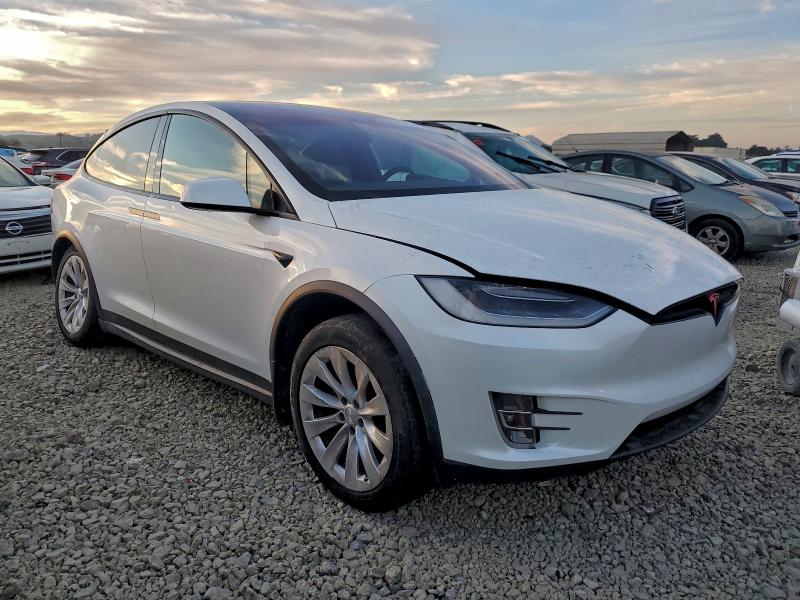 Photo 4 from auction – 2019 TESLA MODEL X with VIN 5YJXCDE28KF207571