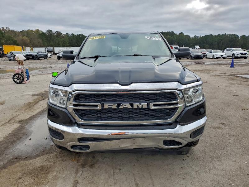 Photo 5 from auction – 2019 RAM 1500 TRADE with VIN 1C6RREGT0KN596136