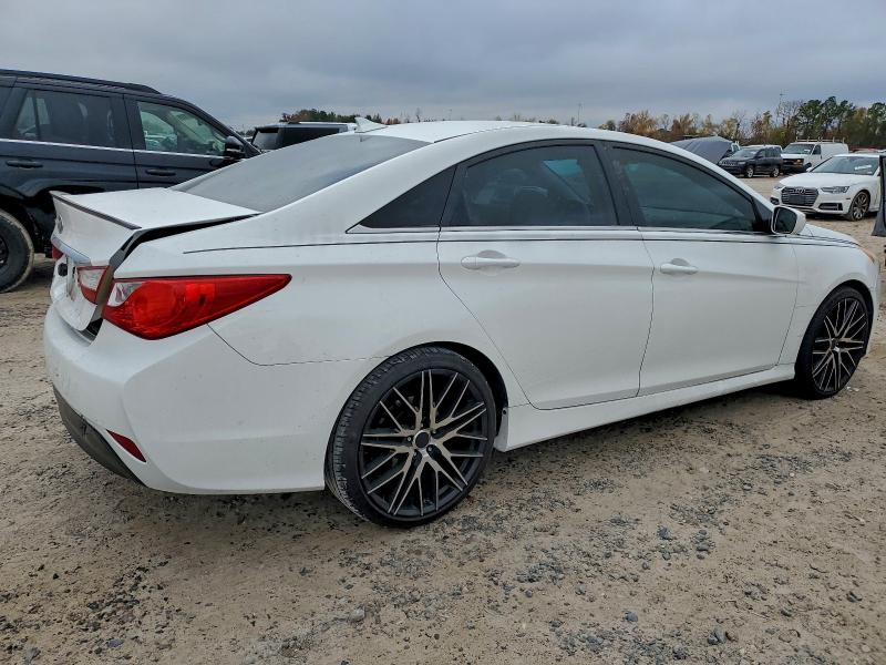 Photo 3 from auction – 2014 HYUNDAI SONATA GLS with VIN 5NPEB4AC6EH877327
