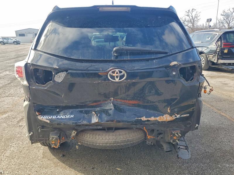 Photo 6 from auction – 2014 TOYOTA HIGHLANDER with VIN 5TDBKRFH0ES038661