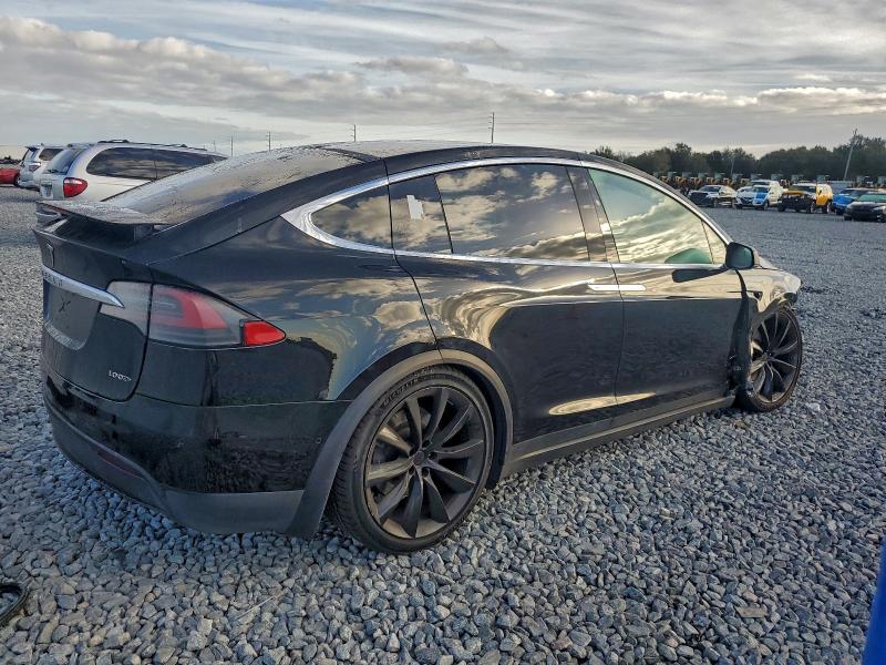 Photo 3 from auction – 2018 TESLA MODEL X with VIN 5YJXCBE2XJF088246