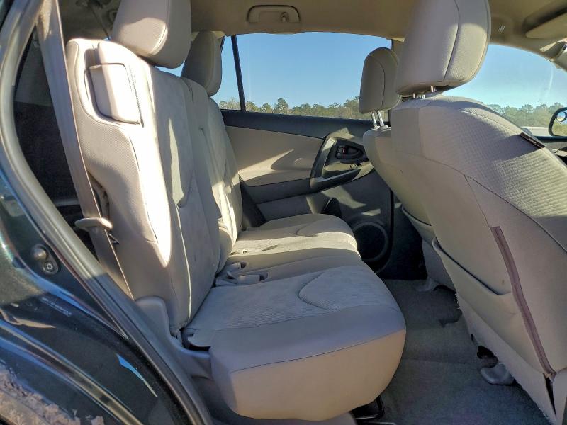 Photo 11 from auction – 2011 TOYOTA RAV4 with VIN 2T3KF4DV0BW101638
