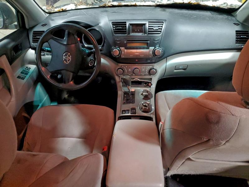 Photo 8 from auction – 2011 TOYOTA HIGHLANDER with VIN 5TDBK3EH7BS051403