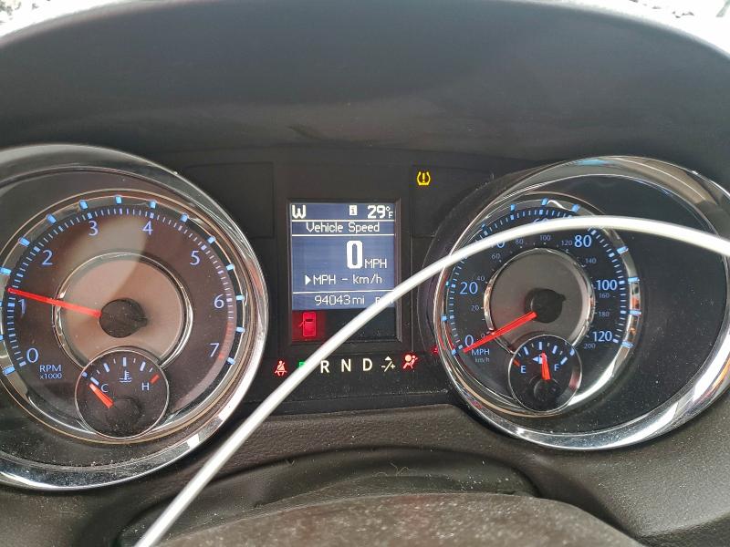 Photo 9 from auction – 2016 CHRYSLER TOWN & COU with VIN 2C4RC1BGXGR286468