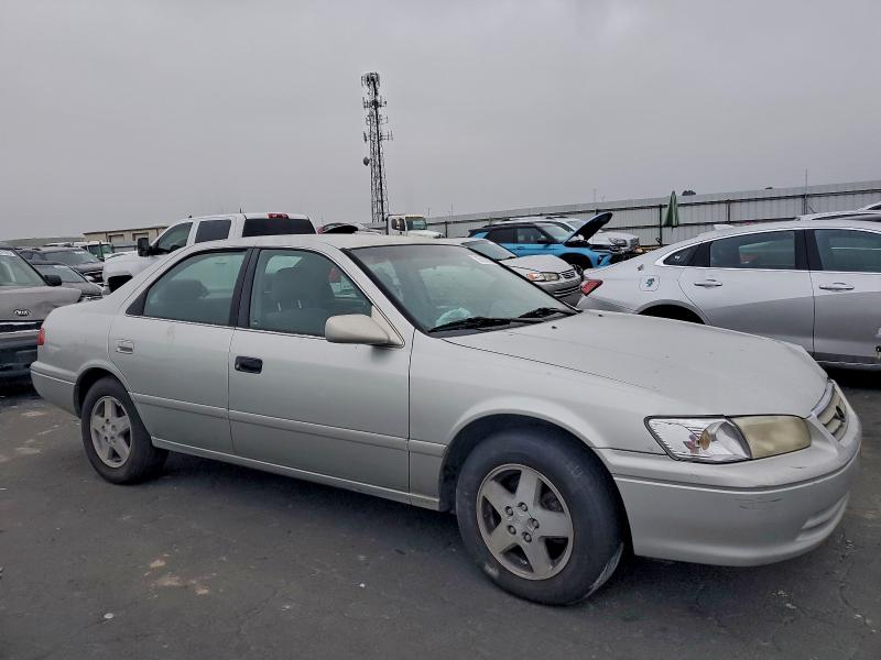 Photo 4 from auction – 2000 TOYOTA CAMRY with VIN 4T1BG22K9YU627455
