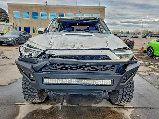 Photo 5 from auction – 2019 TOYOTA 4RUNNER with VIN JTEBU5JR2K5649646
