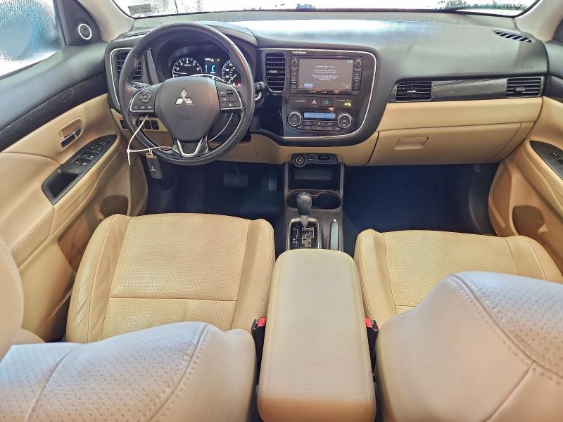 Photo 8 from auction – 2016 MITSUBISHI OUTLANDER with VIN JA4AZ3A3XGZ037710