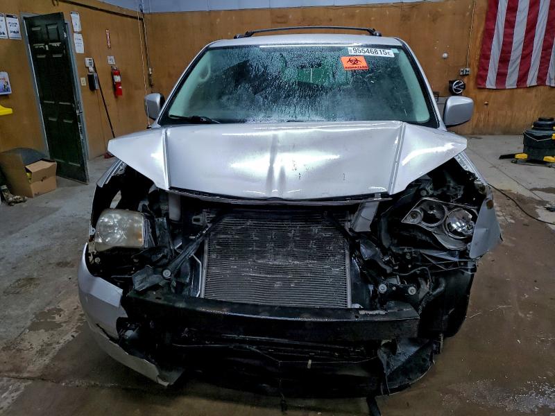 Photo 5 from auction – 2010 CHRYSLER TOWN & COU with VIN 2A4RR8D19AR381248