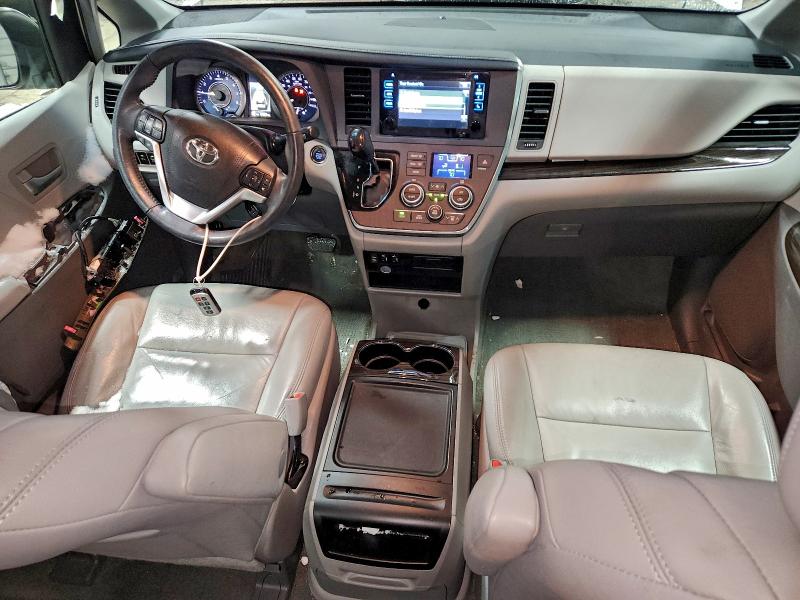 Photo 8 from auction – 2015 TOYOTA SIENNA XLE with VIN 5TDYK3DC2FS608451