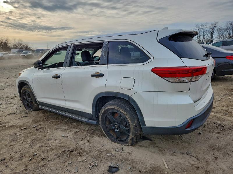 Photo 2 from auction – 2019 TOYOTA HIGHLANDER with VIN 5TDKZRFH1KS563459