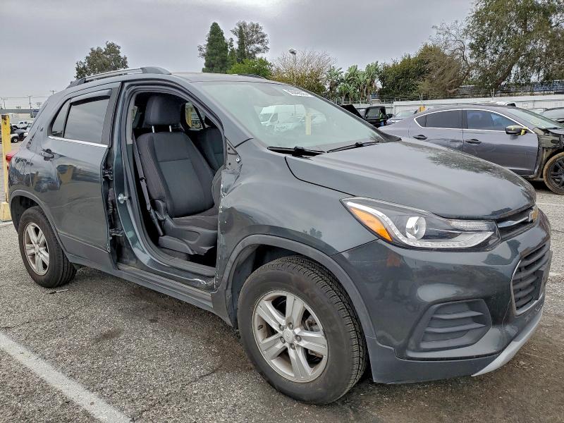 Photo 4 from auction – 2019 CHEVROLET TRAX 1LT with VIN 3GNCJPSB1KL262415