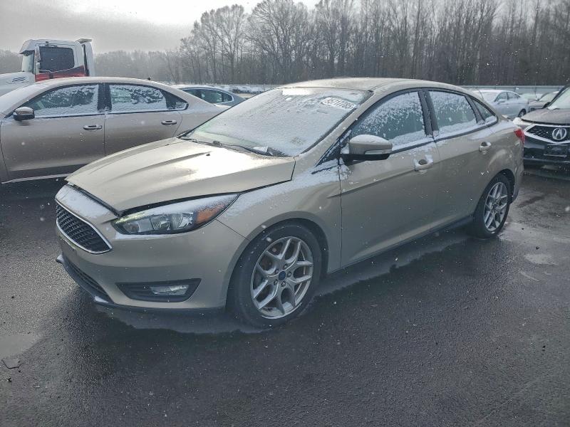 FORD FOCUS SE 2015 with VIN 1FADP3F20FL365038 - Photo from auction