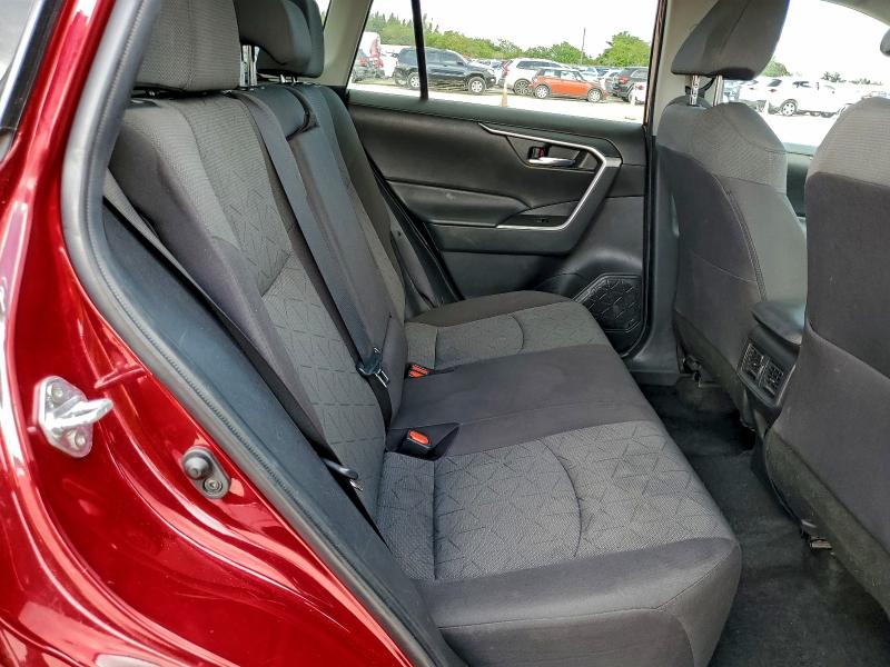 Photo 11 from auction – 2022 TOYOTA RAV4 XLE with VIN 2T3W1RFV7NW228871