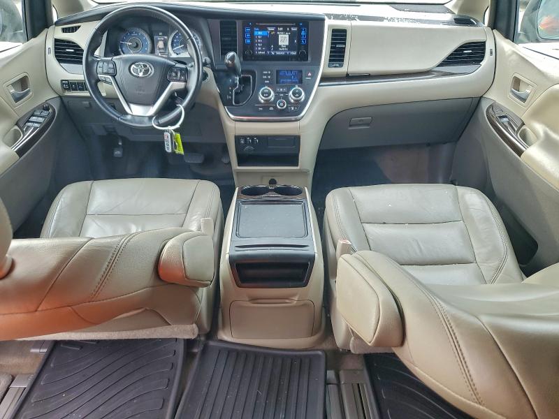 Photo 8 from auction – 2017 TOYOTA SIENNA XLE with VIN 5TDYZ3DC4HS834506
