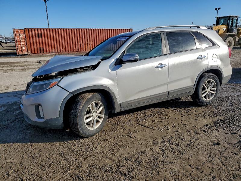 KIA SORENTO LX 2015 with VIN 5XYKT3A64FG596141 - Photo from auction
