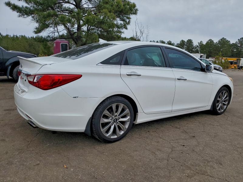 Фото 3 с аукциона – 2012 HYUNDAI SONATA SE с VIN 5NPEC4AC7CH461927