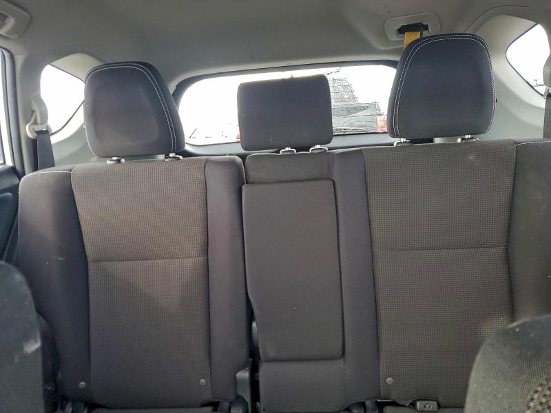 Photo 10 from auction – 2017 TOYOTA RAV4 XLE with VIN JTMRFREV6HJ707088
