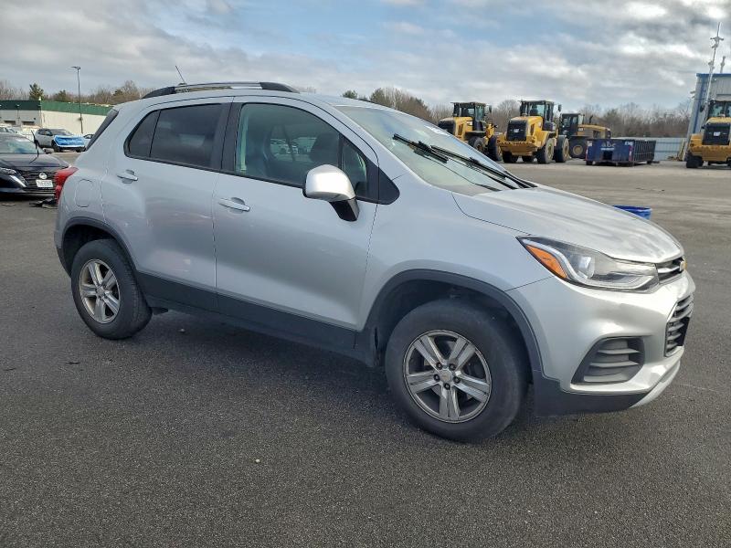 Photo 4 from auction – 2021 CHEVROLET TRAX 1LT with VIN KL7CJPSB1MB319478