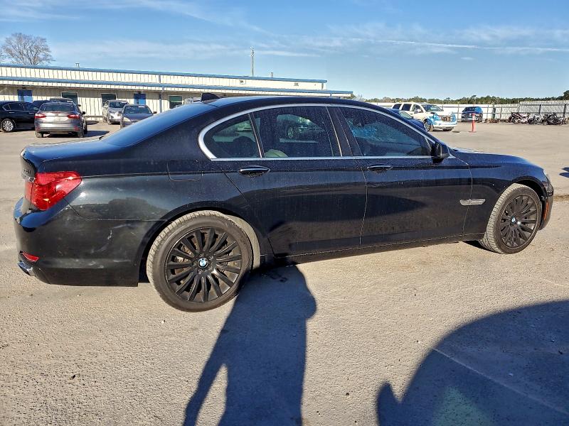 Photo 3 from auction – 2010 BMW 750 I with VIN WBAKA8C58ACY36096