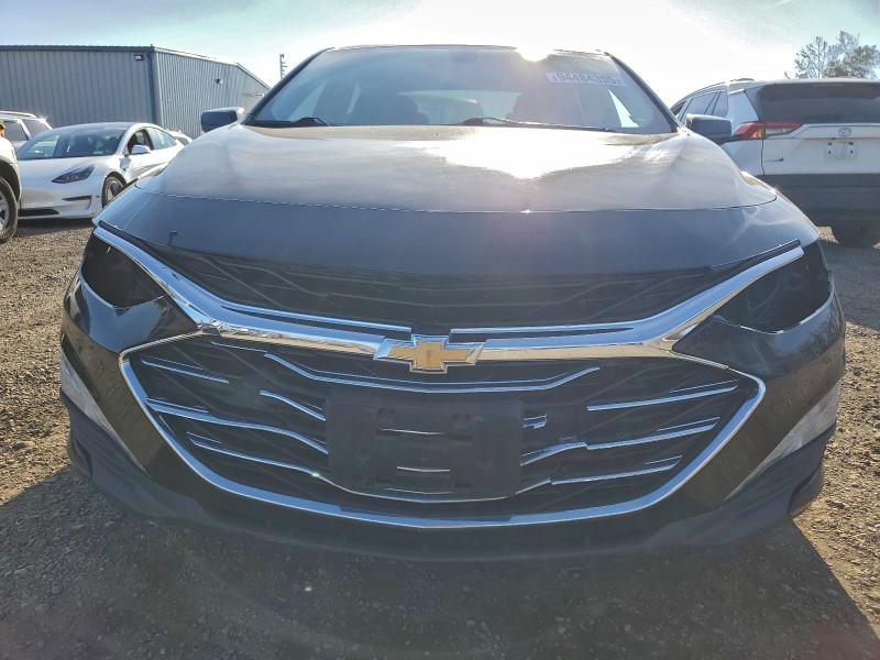 Photo 5 from auction – 2020 CHEVROLET MALIBU LT with VIN 1G1ZD5ST2LF088186