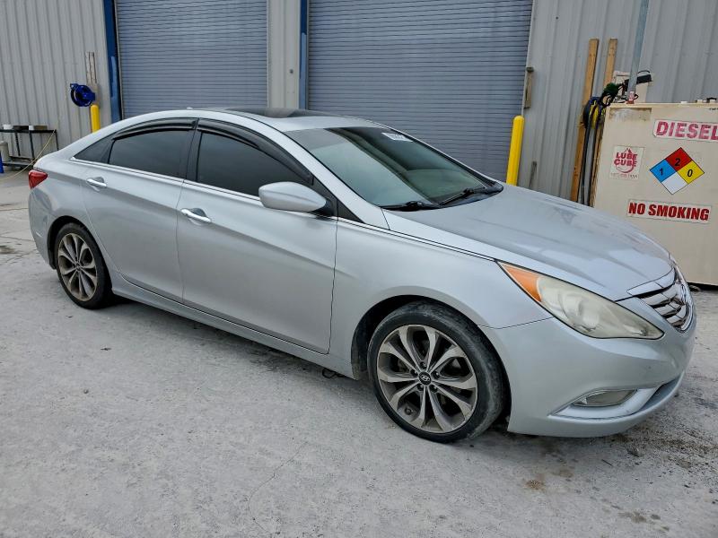 Photo 4 from auction – 2013 HYUNDAI SONATA with VIN 5NPEC4AB0DH695562