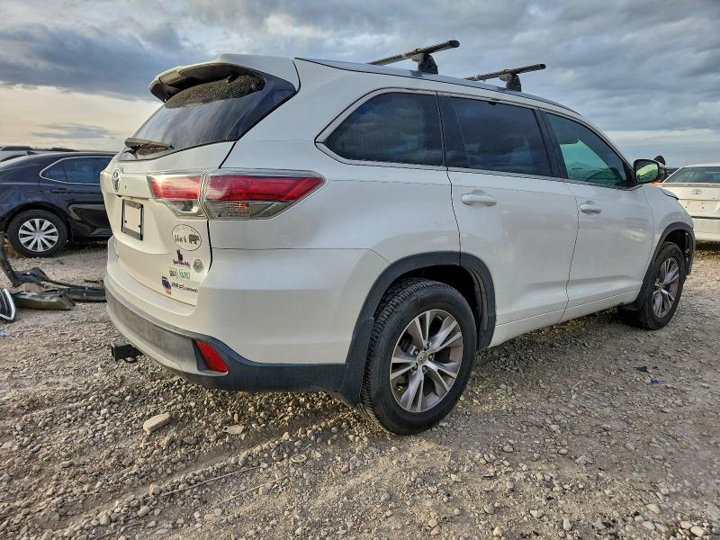 Photo 3 from auction – 2015 TOYOTA HIGHLANDER with VIN 5TDJKRFH1FS145943