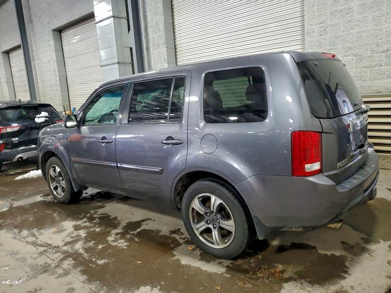 Photo 2 from auction – 2015 HONDA PILOT SE with VIN 5FNYF4H33FB077866