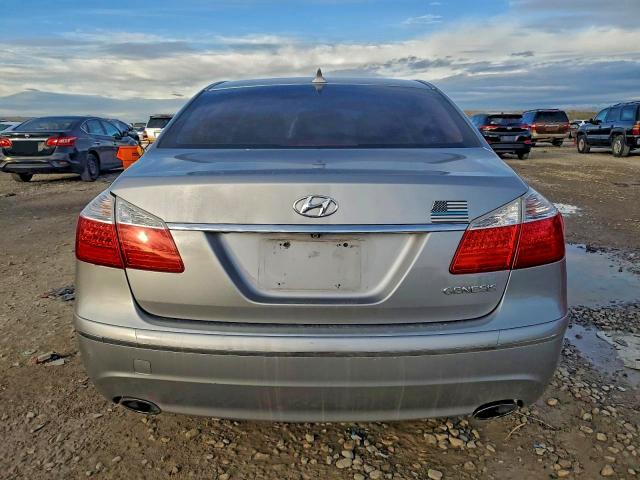 Photo 6 from auction – 2010 HYUNDAI GENESIS 3. with VIN KMHGC4DE2AU089529