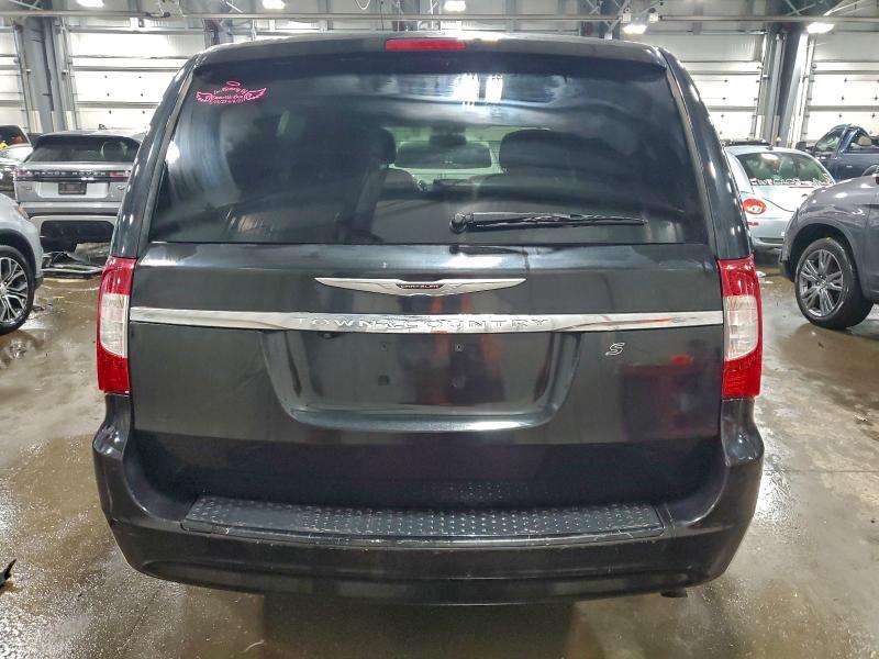 Photo 6 from auction – 2016 CHRYSLER TOWN & COU with VIN 2C4RC1HG0GR135646