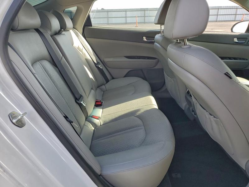 Photo 10 from auction – 2018 KIA OPTIMA with VIN 5XXGU4L39JG243774