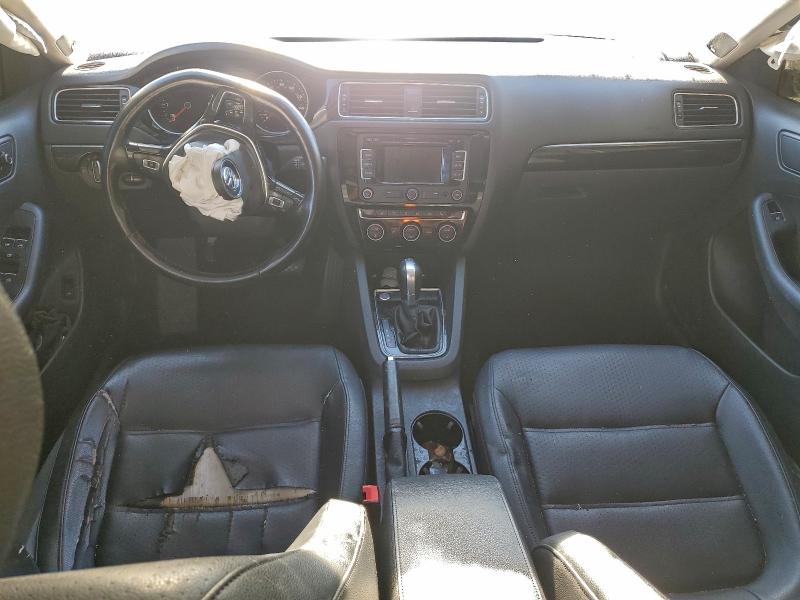 Photo 8 from auction – 2015 VOLKSWAGEN JETTA TDI with VIN 3VWLA7AJ8FM249997