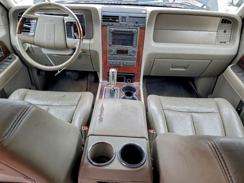 Photo 8 from auction – 2012 LINCOLN NAVIGATOR with VIN 5LMJJ3H50CEL01287