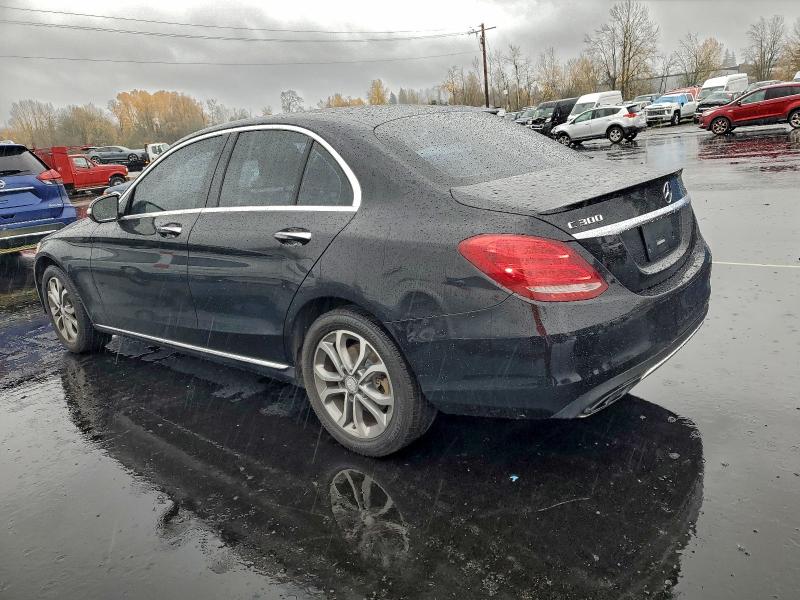 Photo 2 from auction – 2015 MERCEDES-BENZ C 300 4MAT with VIN 55SWF4KB3FU077825