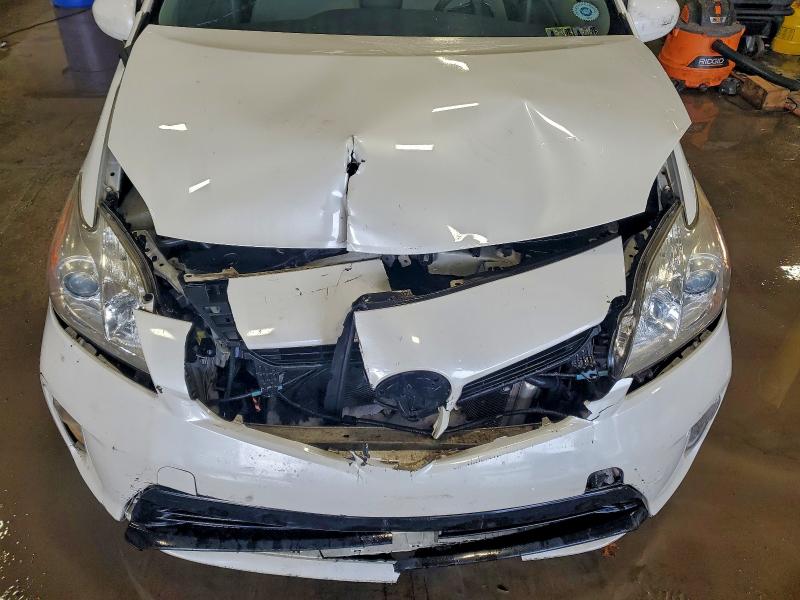 Photo 11 from auction – 2015 TOYOTA PRIUS with VIN JTDKN3DU7F0454621