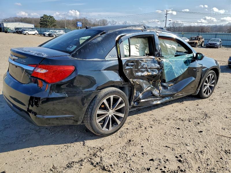 Photo 3 from auction – 2012 CHRYSLER 200 TOURIN with VIN 1C3CCBBG1CN250904