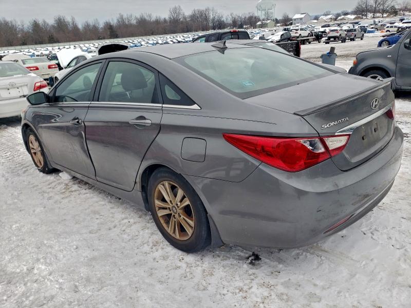 Photo 2 from auction – 2013 HYUNDAI SONATA with VIN 5NPEB4ACXDH596047