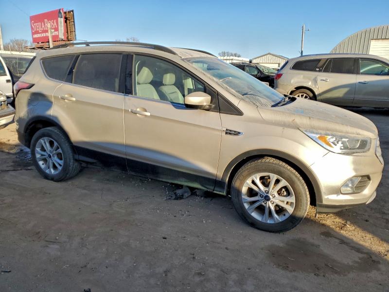 Photo 4 from auction – 2018 FORD ESCAPE SEL with VIN 1FMCU0HD5JUA66994