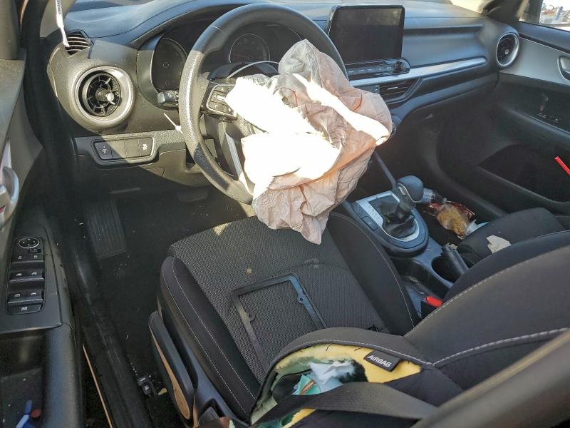 Photo 8 from auction – 2023 KIA FORTE LX with VIN 3KPF24AD5PE564502