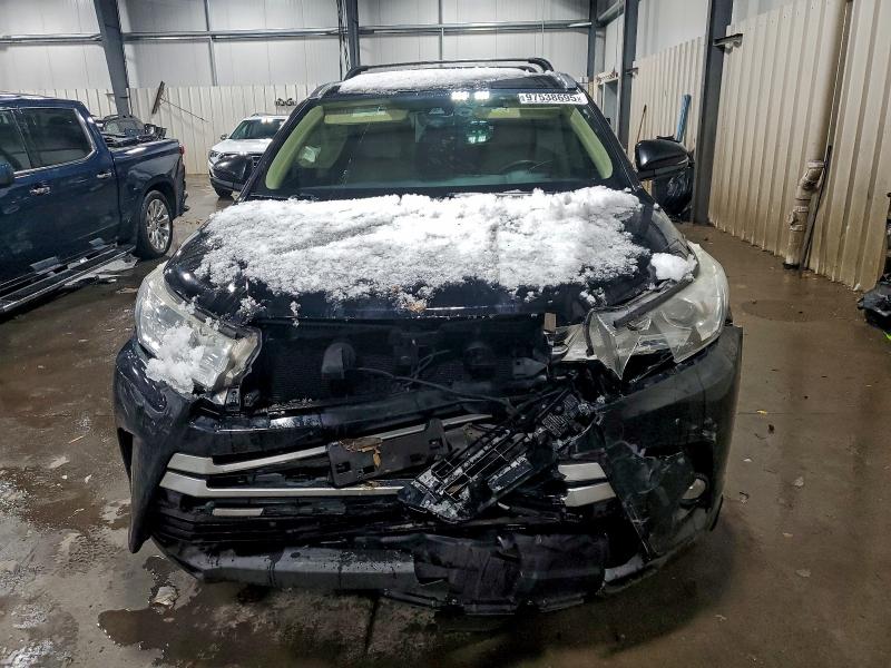 Photo 5 from auction – 2017 TOYOTA HIGHLANDER with VIN 5TDJZRFH8HS510200