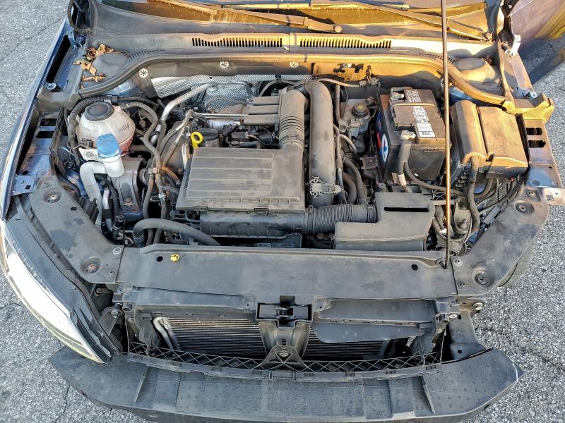 Photo 11 from auction – 2018 VOLKSWAGEN JETTA S with VIN 3VW2B7AJ5JM222743