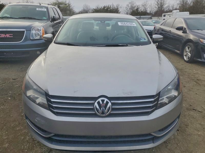 Photo 5 from auction – 2014 VOLKSWAGEN PASSAT S with VIN 1VWAS7A35EC094184